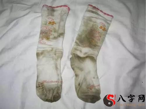 夢見褲子襪子好髒