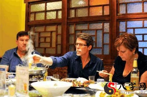 夢見和認識的人吃飯